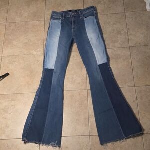 Hollister Stylish Two-Tone Flare Jeans